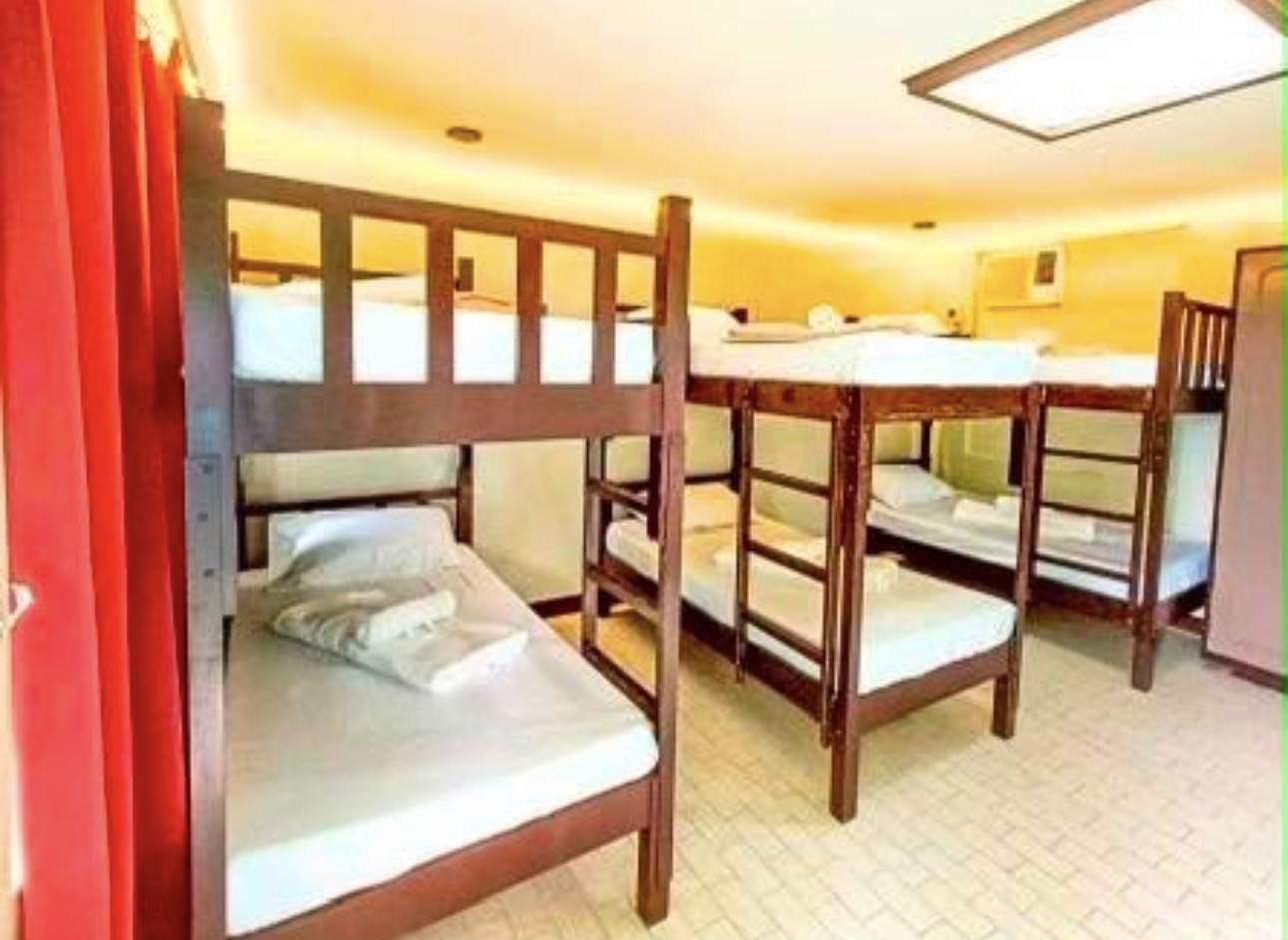 LUXURY POOL VILLA: 30-35 Pax