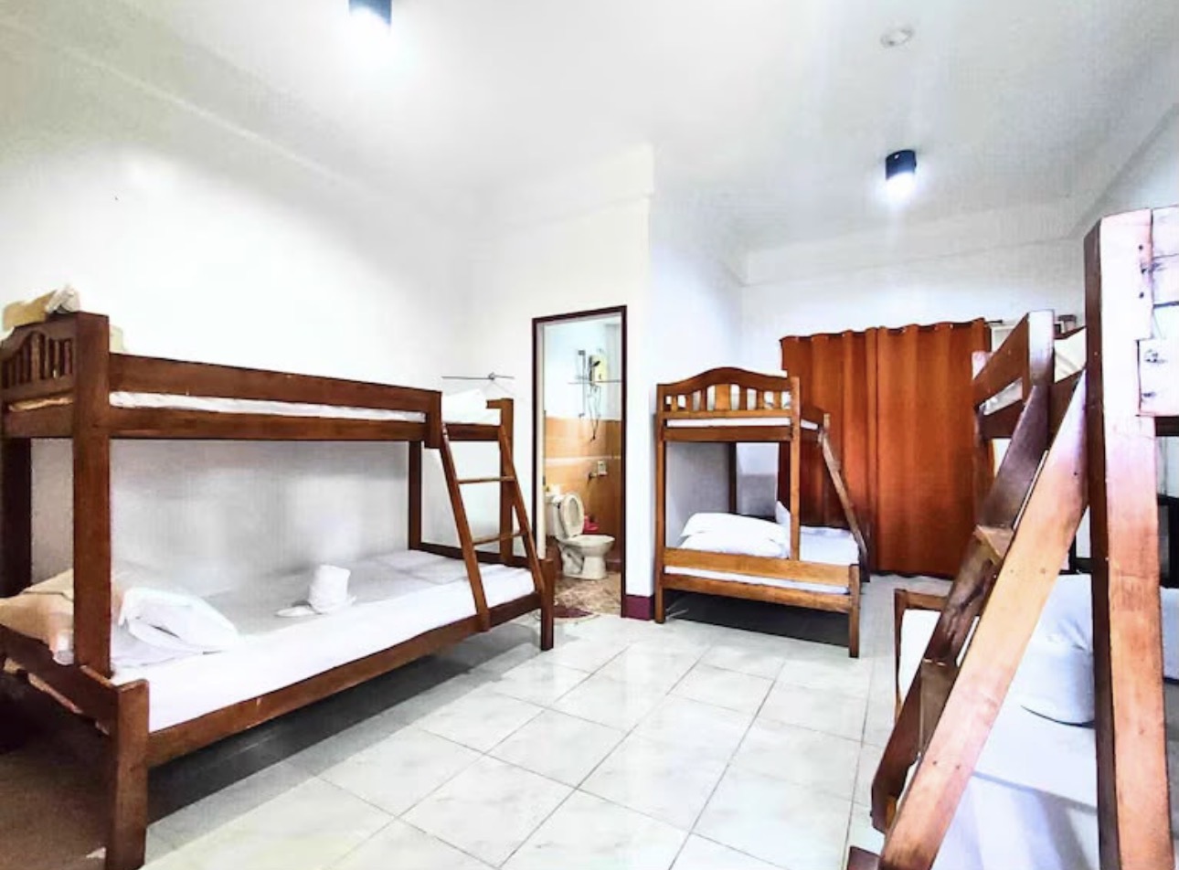 LUXURY POOL VILLA: 30-35 Pax